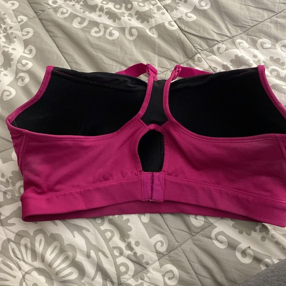 Champion Sports Bra NWOT 38DD - Picture 2 of 3